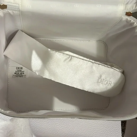 DiorVanity Case—Headband-Towel- Full Size Hyalushot - Picture 10 of 16